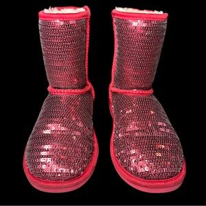UGG GIRL RED SEQUIN SHORT BOOT
